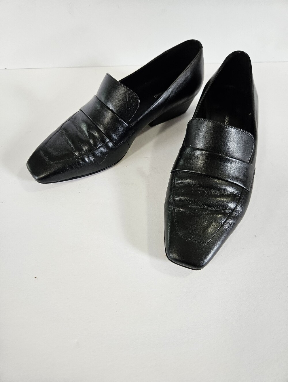 Banana Republic Soft Black Leather Minimalist Snip Toe Low Heel Penny Loafers 7